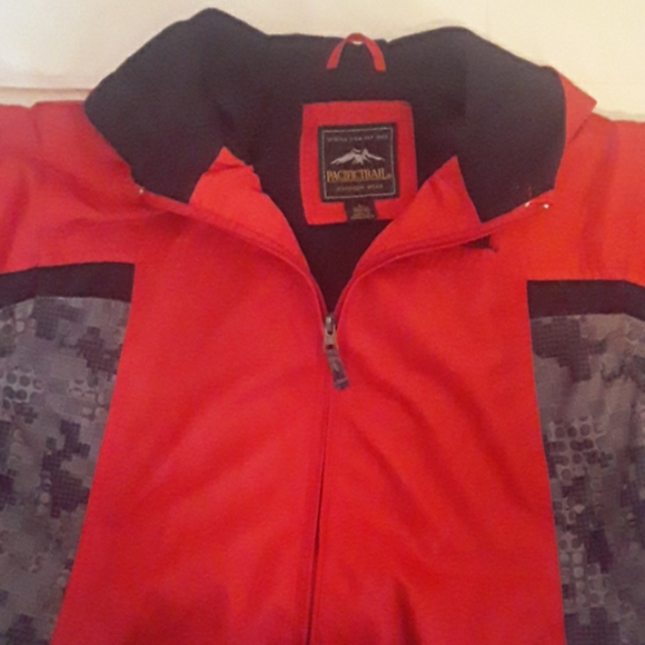 Pacific Trail Lightweight Jacket w Hood - Picture 7 of 7